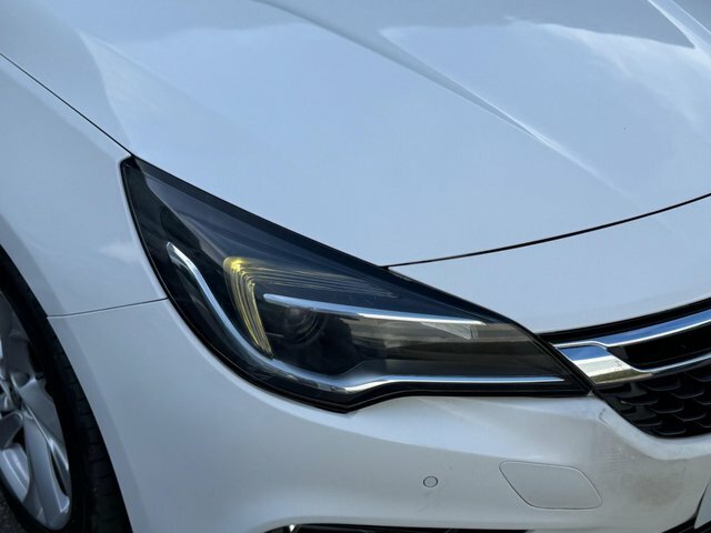 Vauxhall Astra Turbo Sri Sports Tourer BX69FGA White #4