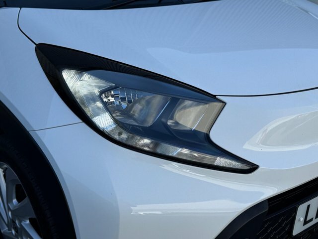 Toyota Aygo X Vvt-i Pure X-shift Euro LL72FSP White #3