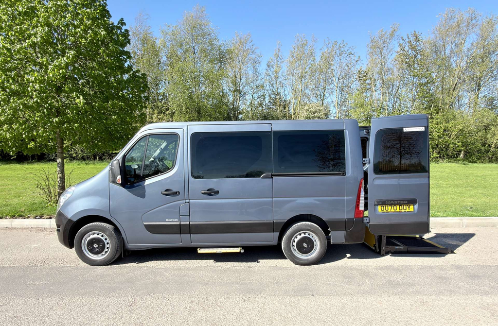 Renault Master Sl28 Wheelchair Accessible Vehicle Wav D 