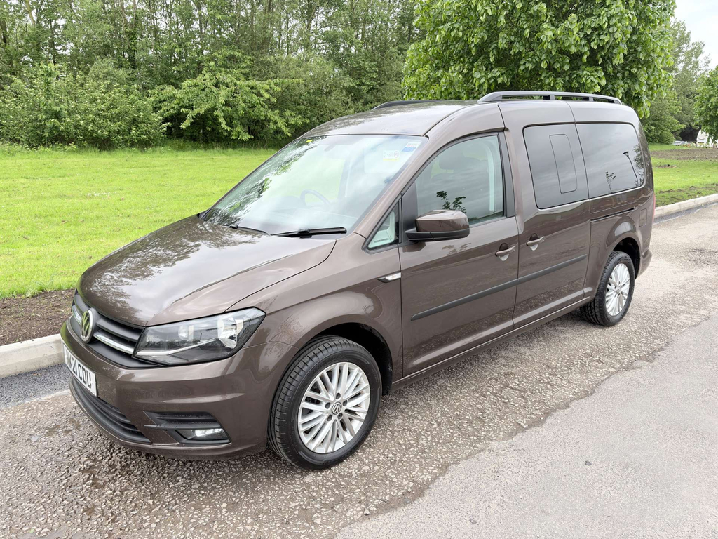 Volkswagen Caddy Maxi Life C20 4,000 Miles Wheelchair Accessible Vehicle Disa #3
