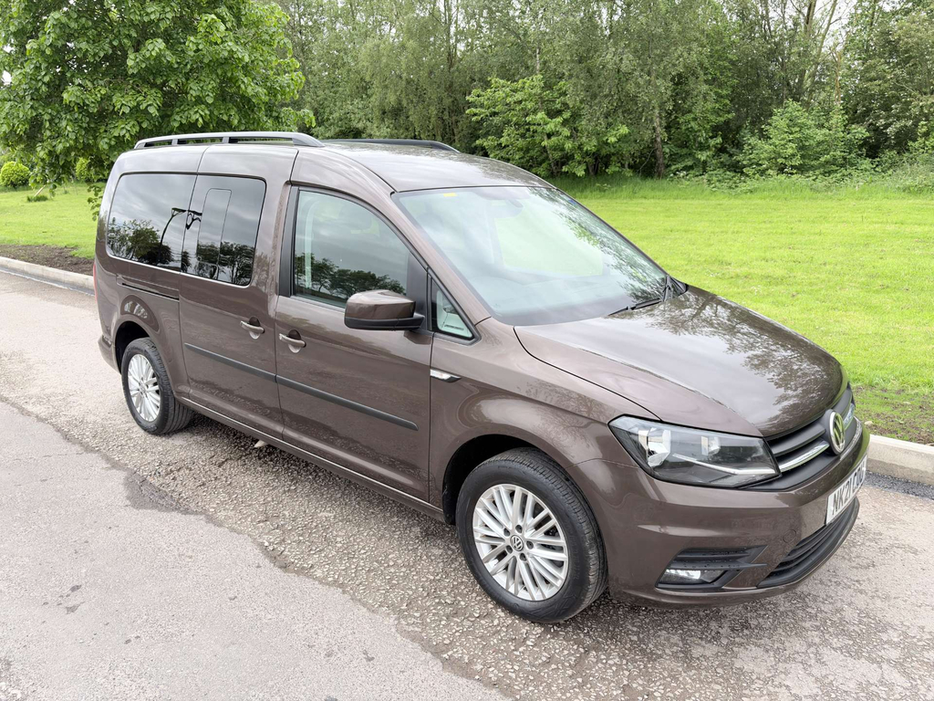 Volkswagen Caddy Maxi Life C20 4,000 Miles Wheelchair Accessible Vehicle Disa #2