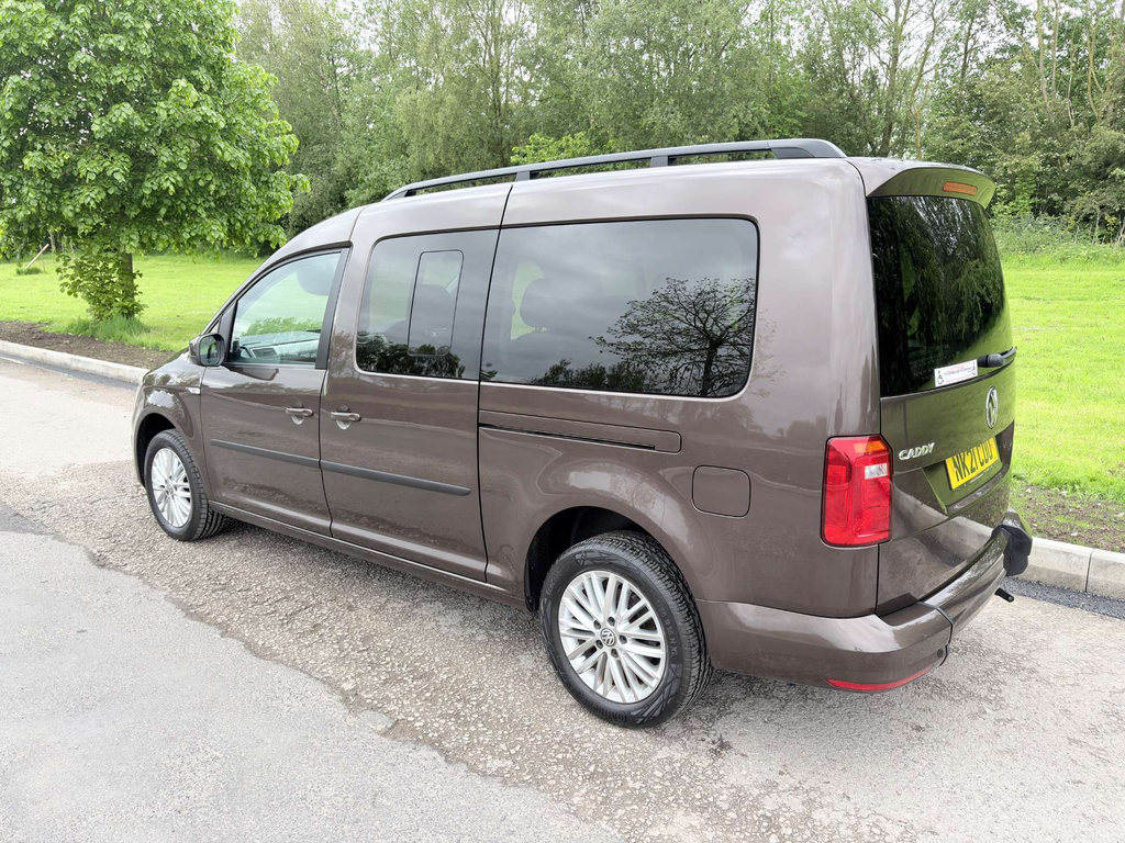 Volkswagen Caddy Maxi Life C20 4,000 Miles Wheelchair Accessible Vehicle Disa #4
