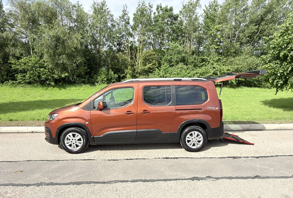 Peugeot Rifter Lwb Puretech Eat8 Wheelchair Acce 