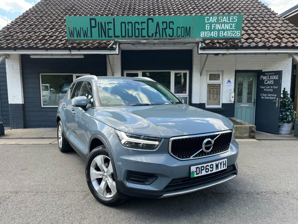 Volvo XC40 2L Momentum Grey