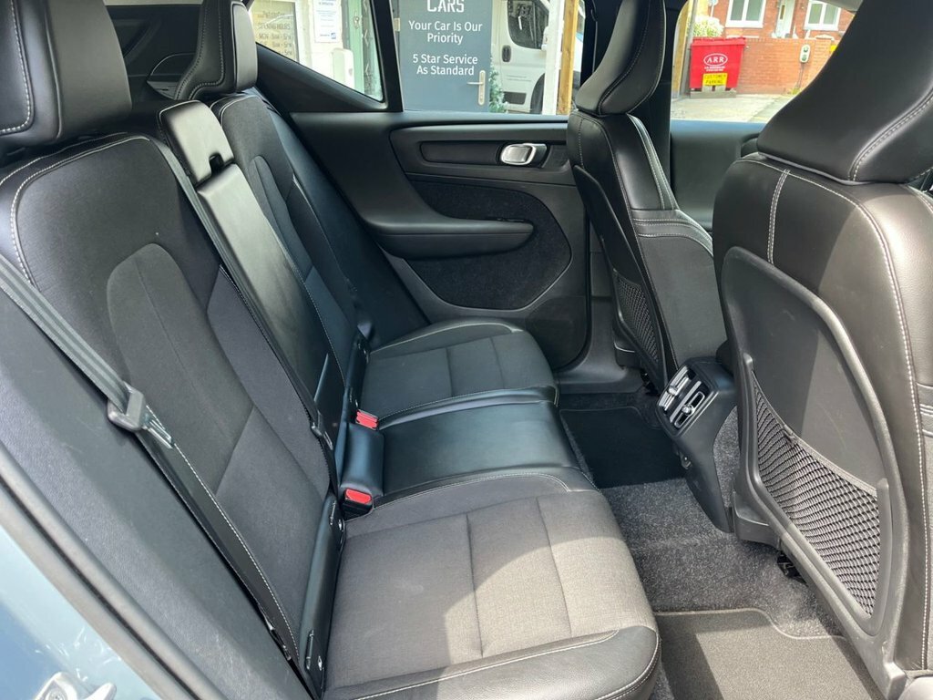 Volvo XC40 2L Momentum DP69WYH Grey #3