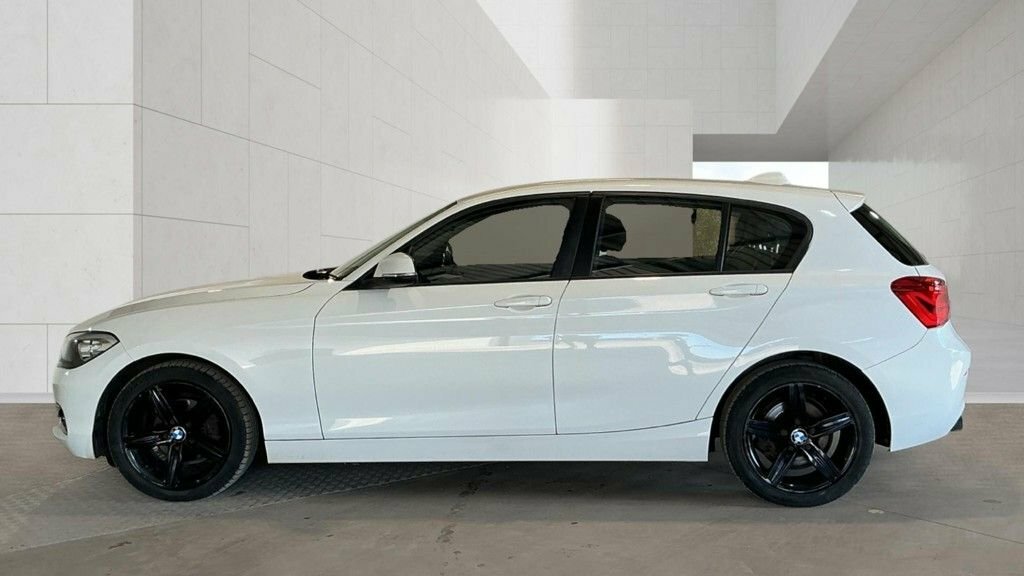 BMW 1 Series 2L Sport HK16EYP White #6