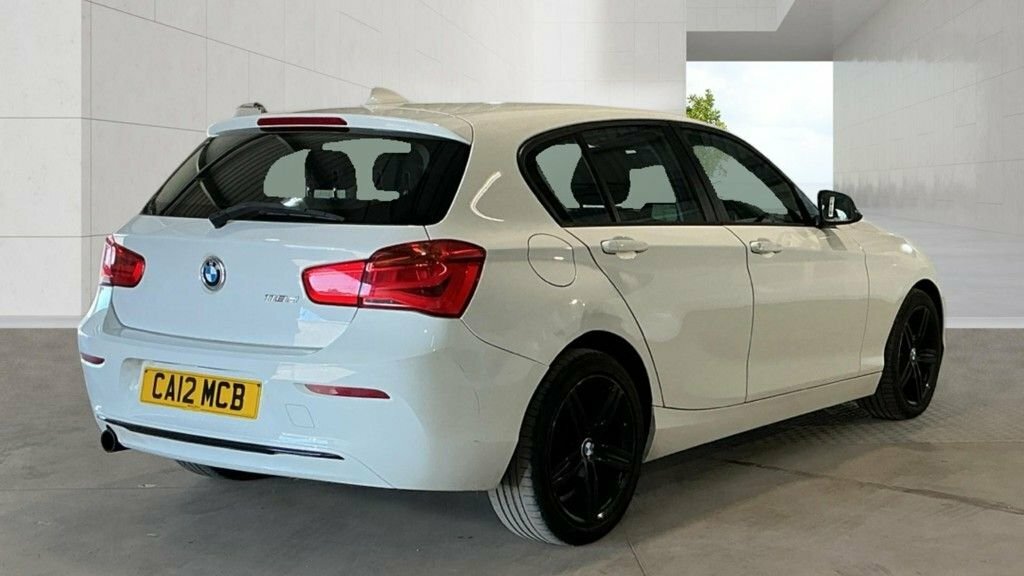 BMW 1 Series 2L Sport HK16EYP White #4