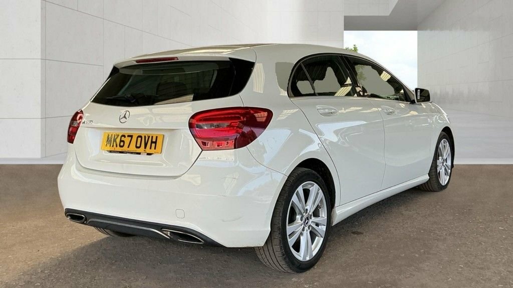Mercedes-Benz A Class 1.6L Sport MK67OVH White #4