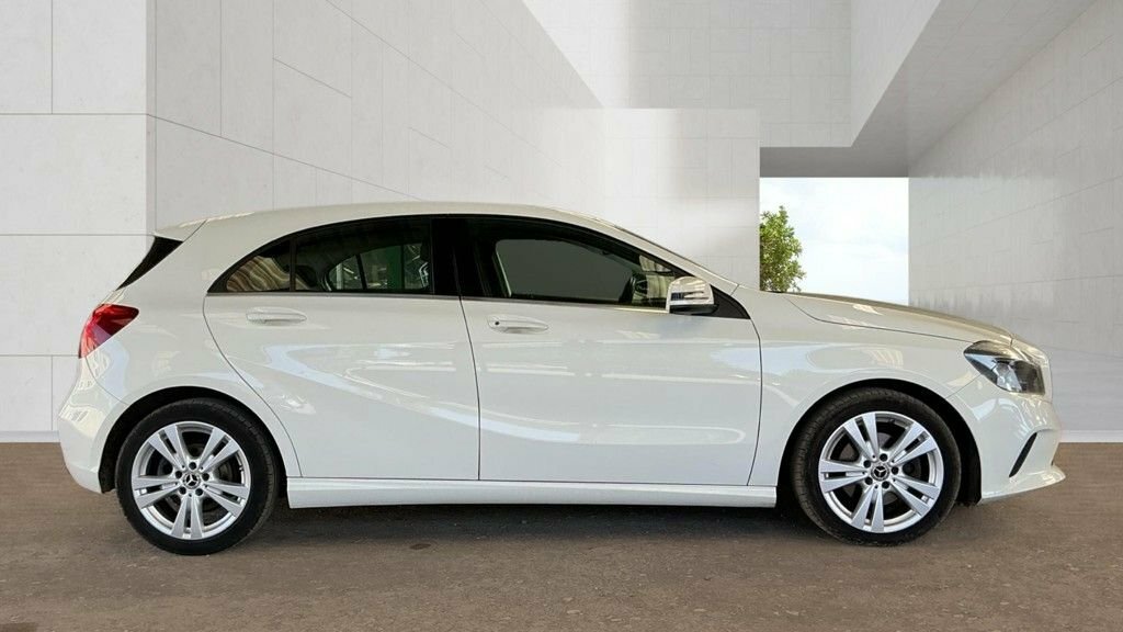 Mercedes-Benz A Class 1.6L Sport MK67OVH White #5