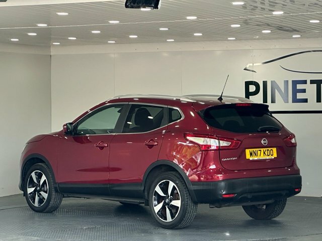 Nissan Qashqai 1.5 Dci N-connecta Suv 2Wd Euro WN17KDO Red #4