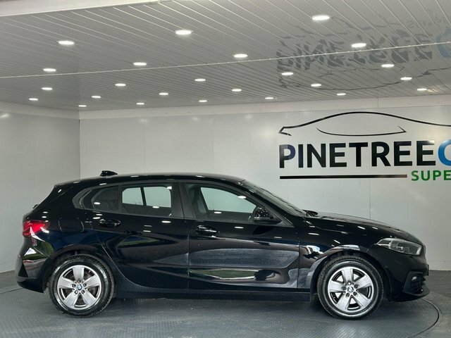 BMW 1 Series 1.5 118I Se Hatchback Dct Euro 6 S S BJ20ETR Black #4