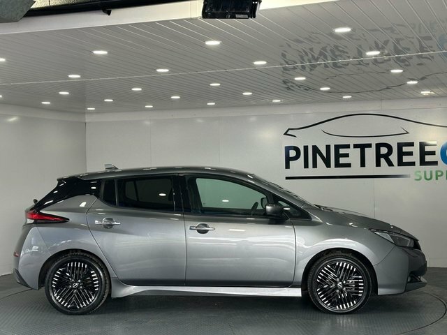 Nissan Leaf 39Kwh N-connecta Hatchback 150 KS22WRO Grey #4