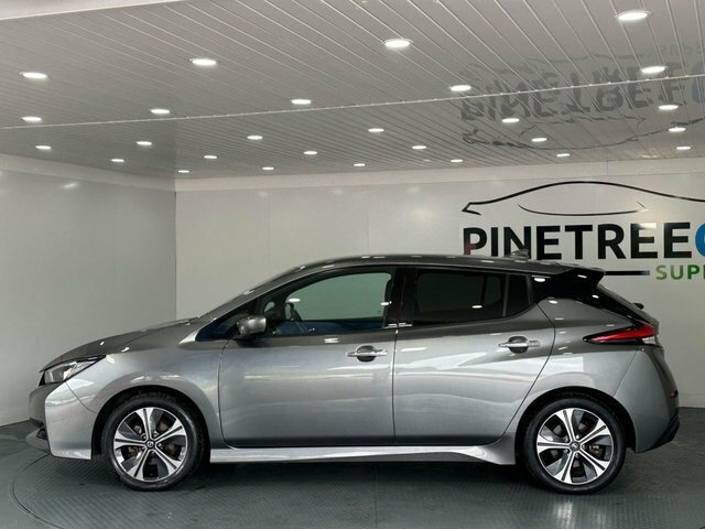Nissan Leaf 40Kwh Tekna Hatchback 150 Ps DV22PXH Grey #3