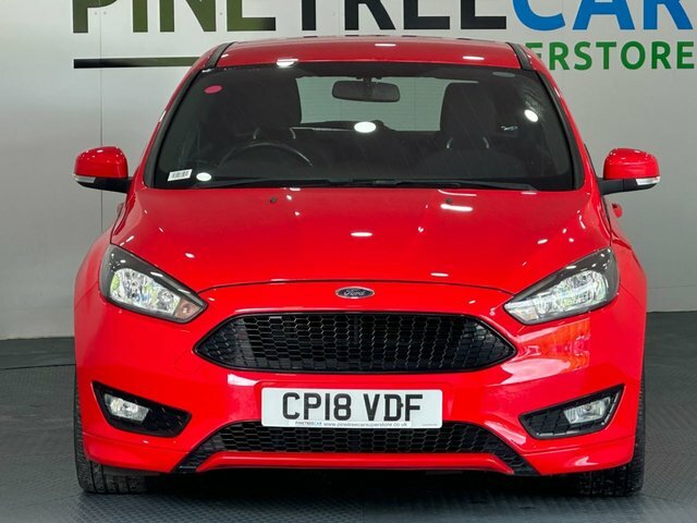 Ford Focus 1.0T Ecoboost St-line Hatchback Red