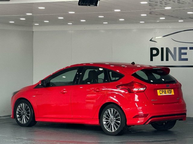 Ford Focus 1.0T Ecoboost St-line Hatchback CP18VDF Red #5