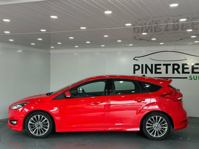 Ford Focus 1.0T Ecoboost St-line Hatchback CP18VDF Red #3
