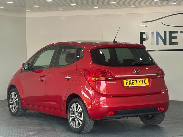 Kia Venga 1.6 4 Mpv Euro 6 123 Bhp FN67YTC Red #5
