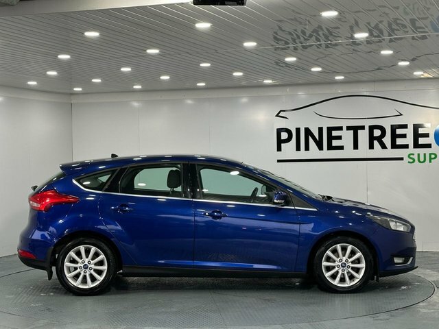 Ford Focus 1.0T Ecoboost Titanium Hatchback CE66PZX Blue #5