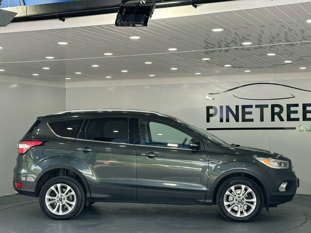 Ford Kuga 2.0 Tdci Titanium Suv Euro 6 S AV17NGN Green #4