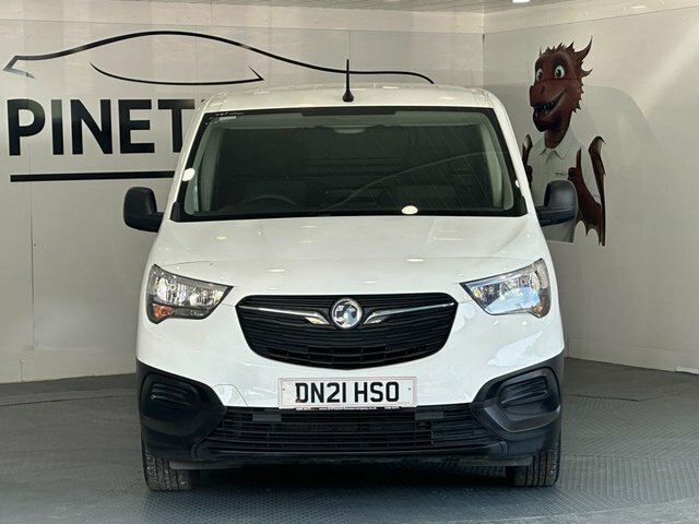 Vauxhall Combo 1.5 Turbo D 2300 Dynamic Panel Van Manu DN21HSO White #2
