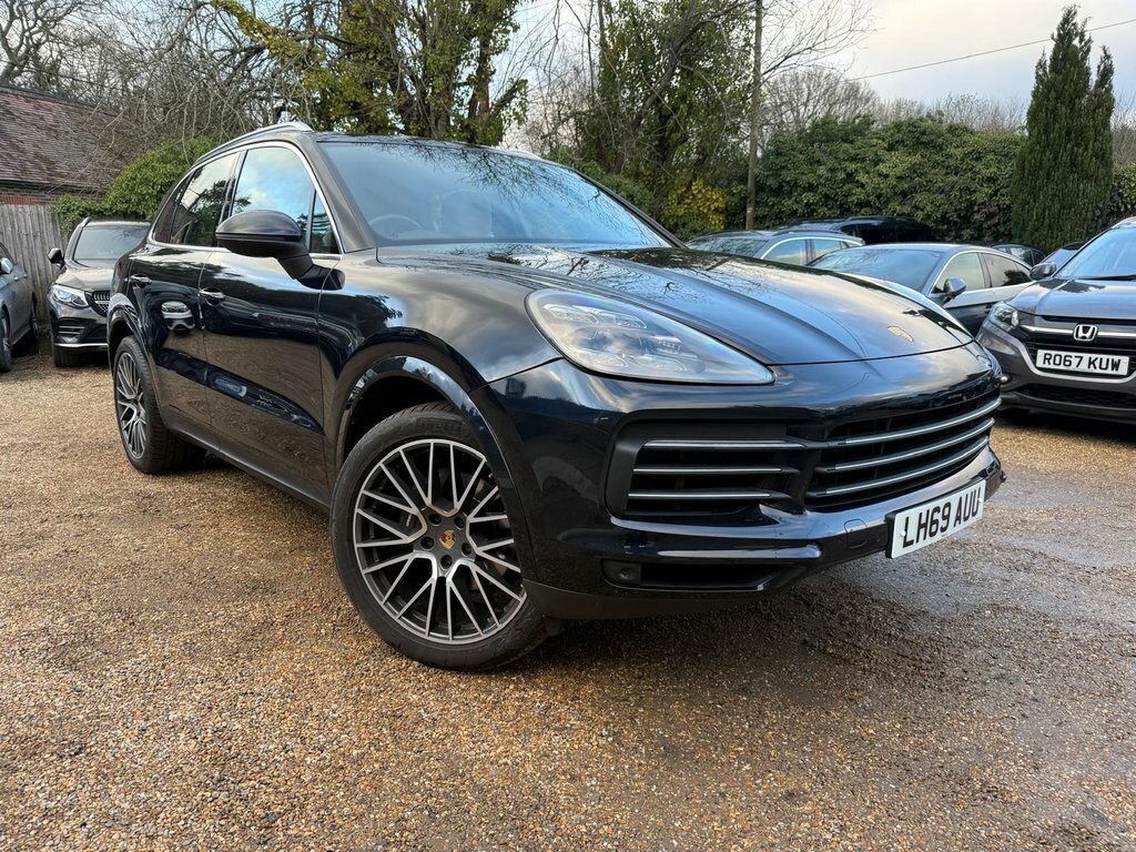 Porsche Cayenne 3L John Cooper Works Blue