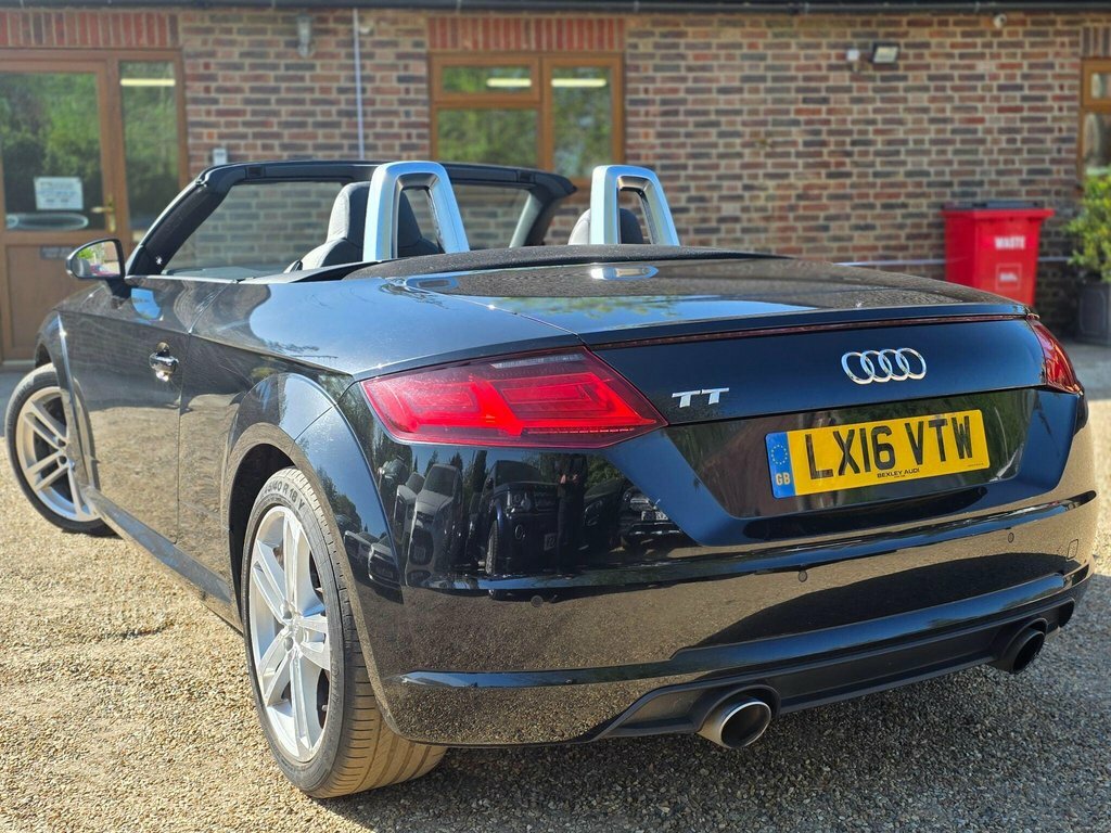 Audi TT 2L Sport Black #3