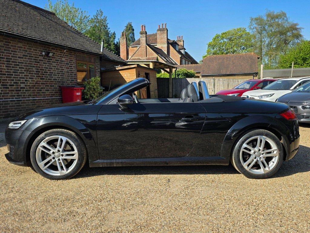 Audi TT 2L Sport Black #4