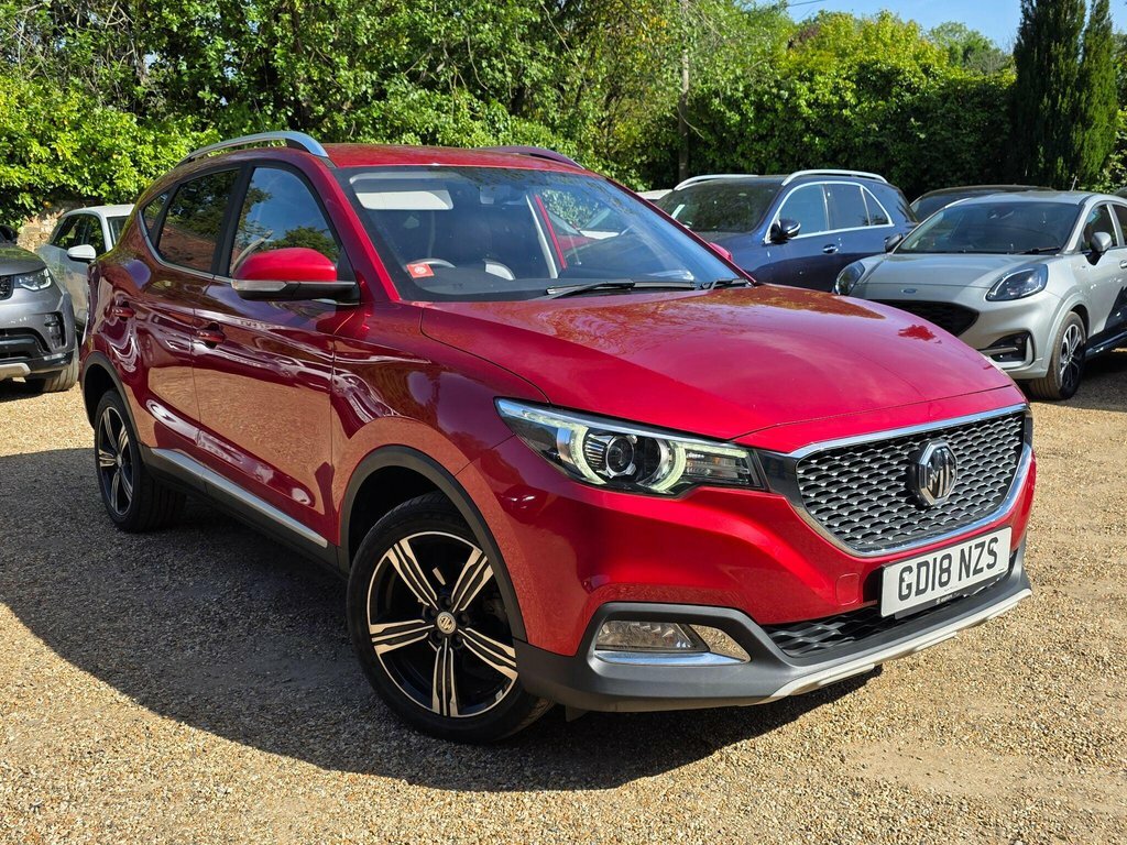 MG ZS 1.5L Exclusive Red #2
