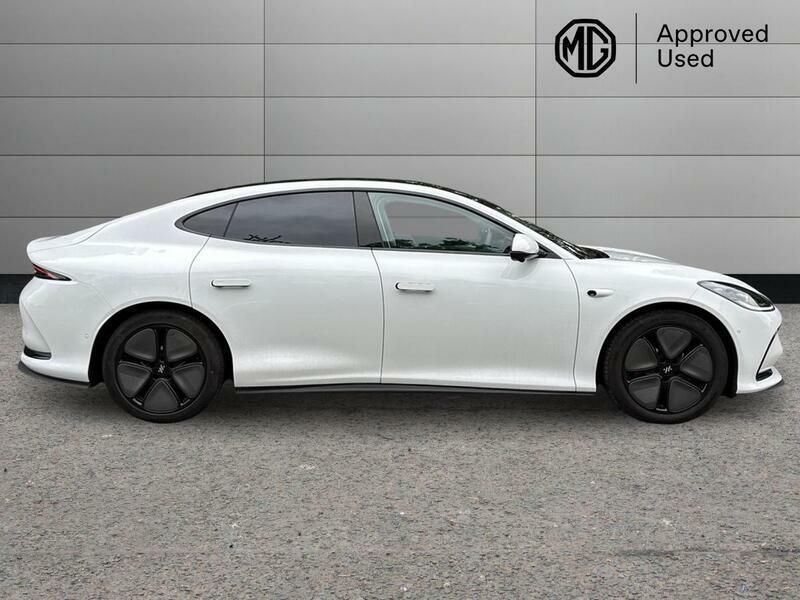 MG IM5 75Kwh Standard Range Saloon DY26GYG White #2