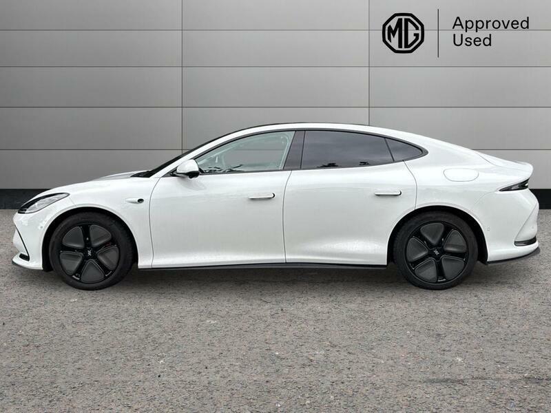 MG IM5 75Kwh Standard Range Saloon DY26GYG White #6