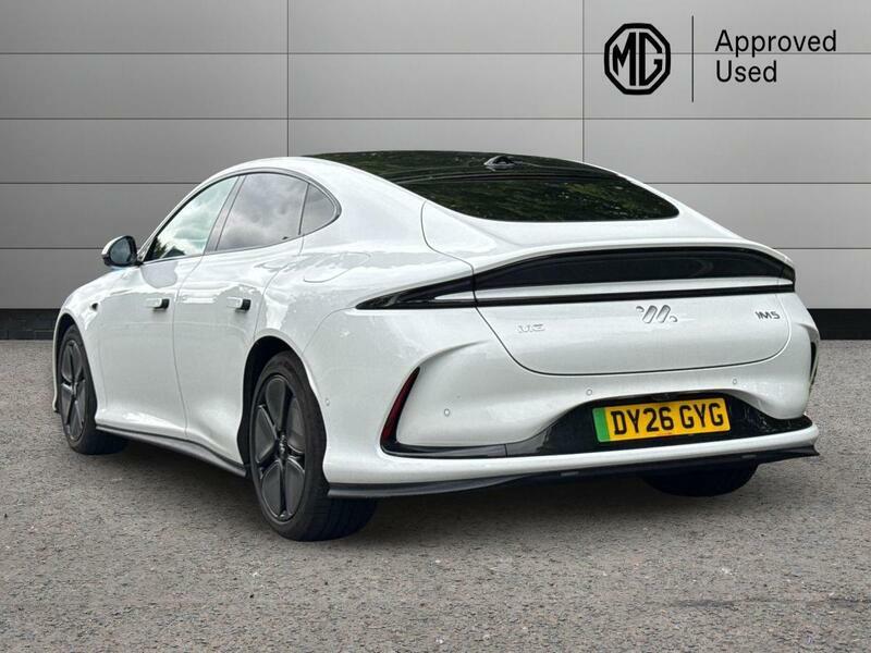 MG IM5 75Kwh Standard Range Saloon DY26GYG White #5