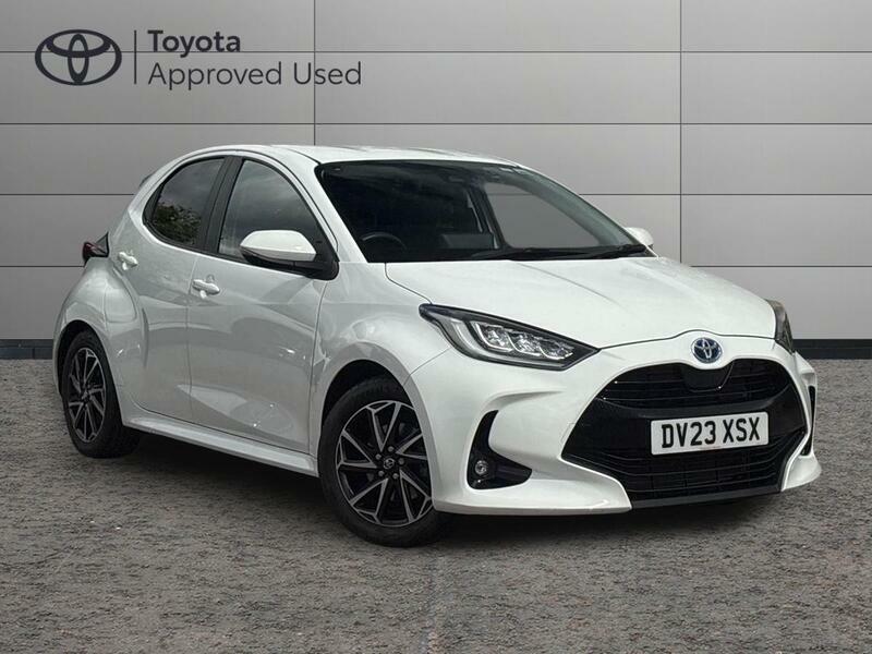 Toyota Yaris 1.5 Vvt-h Design Hatchback Hybrid E-cvt White