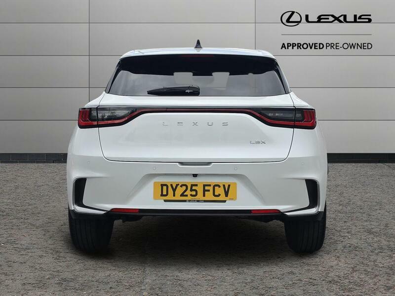 Lexus LBX 1.5 Vvt-ie Premium Plus E-cvt Euro 6 Ss DY25FCV White #4
