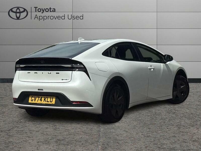 Toyota Prius 2.0 13.6Kwh Design Hatchback Plug-in Hy White #3