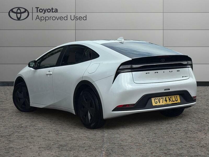 Toyota Prius 2.0 13.6Kwh Design Hatchback Plug-in Hy White #5