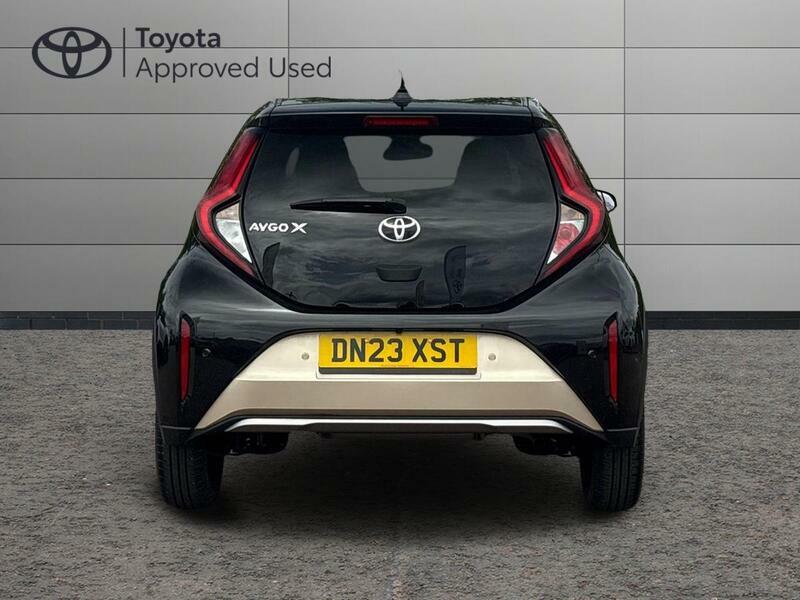 Toyota Aygo X 1.0 Vvt-i Exclusive Hatchback X-shift E DN23XST Beige #4