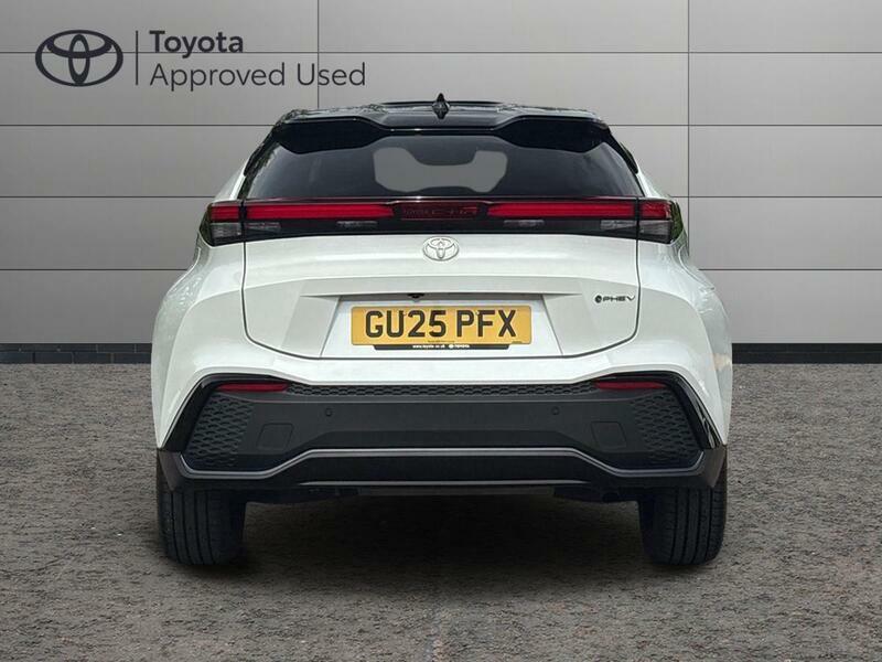 Toyota C-Hr 2.0 Vvt 13.6Kwh Excel Suv Plug-in Hybri GU25PFX White #4