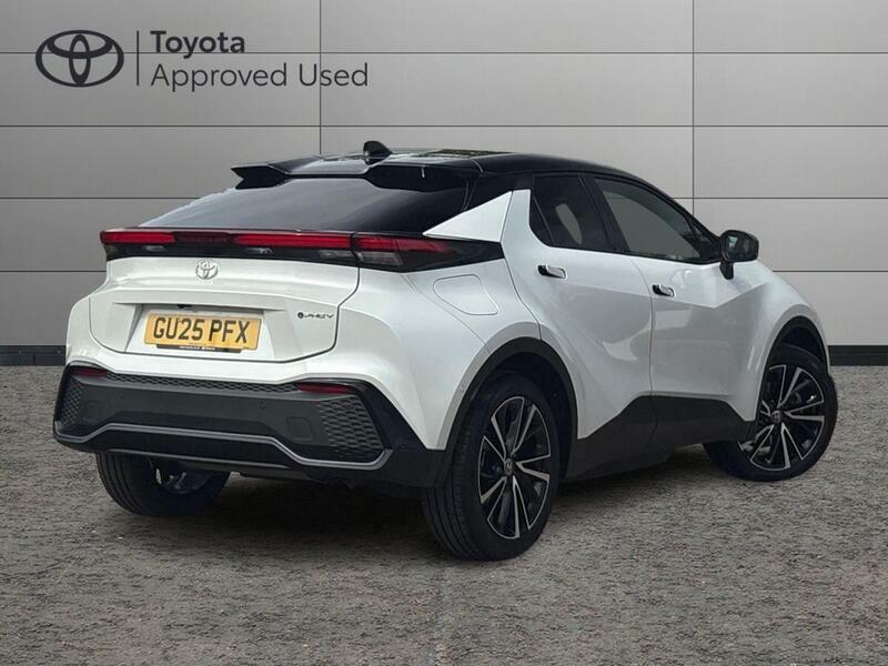 Toyota C-Hr 2.0 Vvt 13.6Kwh Excel Suv Plug-in Hybri GU25PFX White #3