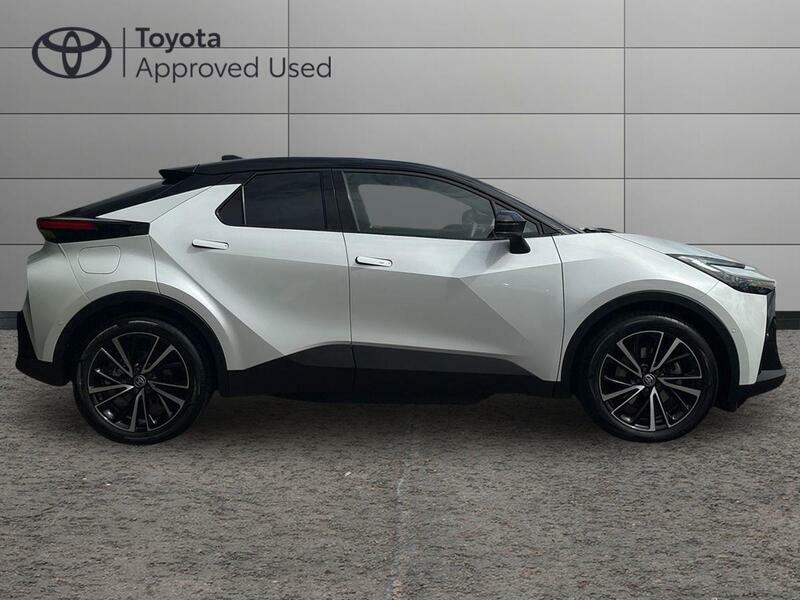 Toyota C-Hr 2.0 Vvt 13.6Kwh Excel Suv Plug-in Hybri GU25PFX White #2