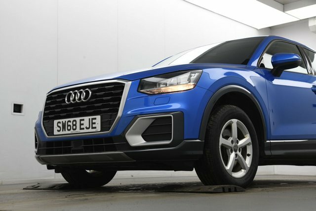 Audi Q2 Tfsi 30 Se Suv SW68EJE Blue #3