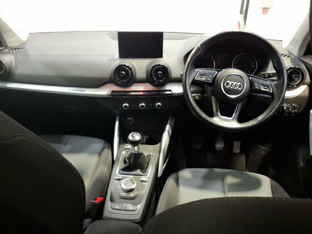 Audi Q2 Tfsi 30 Se Suv SW68EJE Blue #6