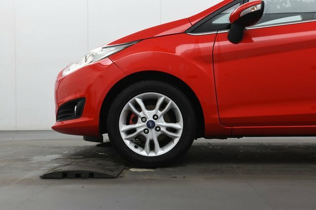 Ford Fiesta Zetec Hatchback SE66KDK Red #5