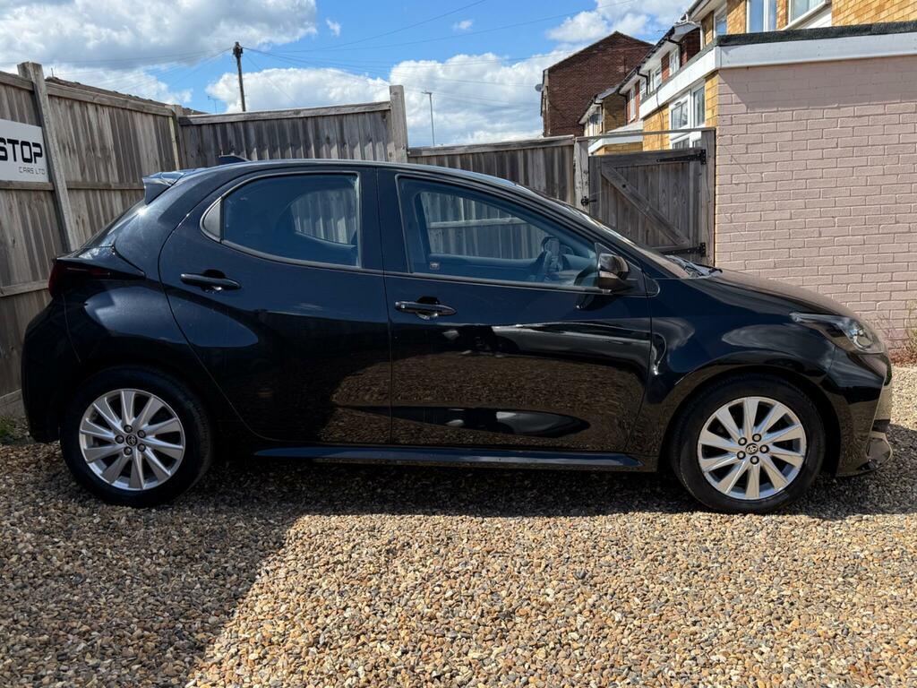 Toyota Yaris 1.5 Vvt-h Icon E-cvt Euro 6 Ss Black #3