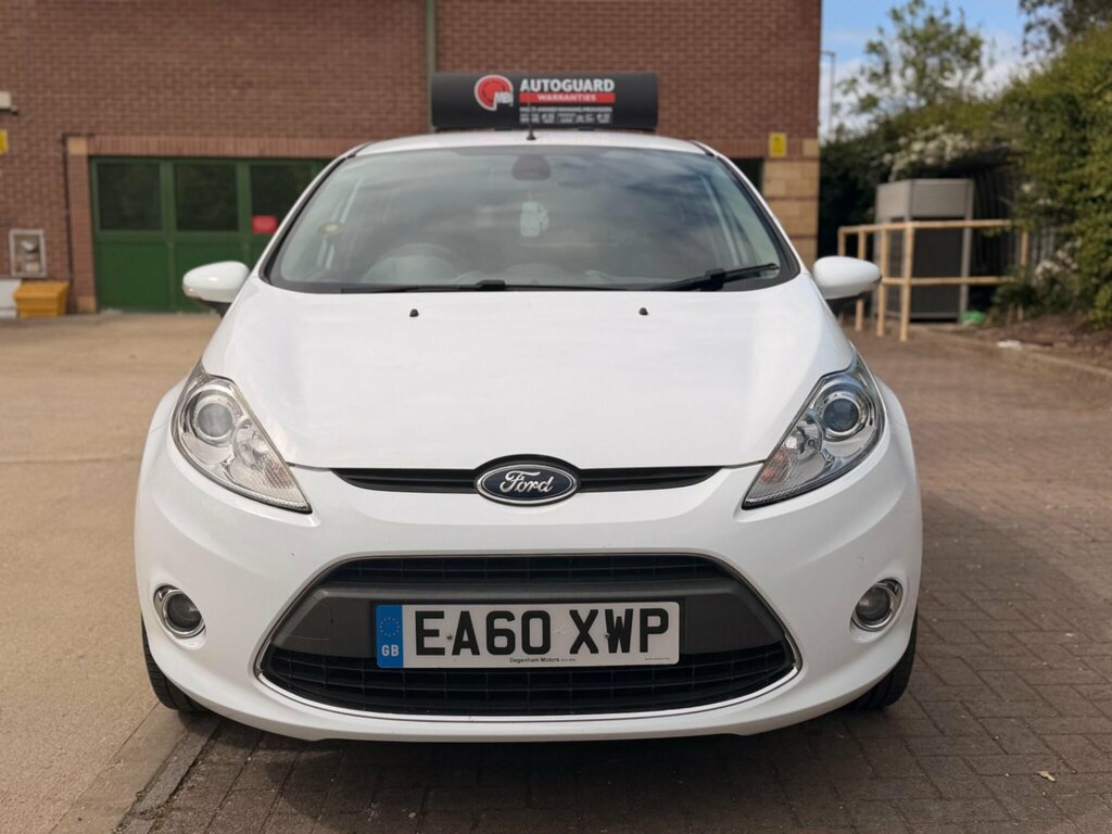 Ford Fiesta 1.6 Tdci Dpf Titanium EA60XWP White #2