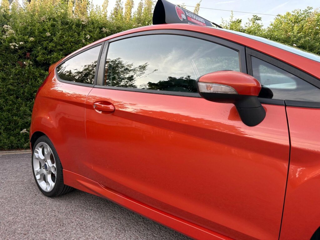 Ford Fiesta 1.6 Zetec S YR61OHG Red #5