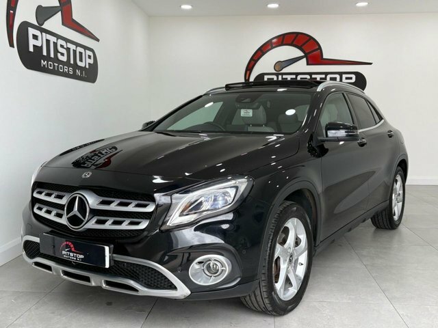 Mercedes-Benz GLA Class Gla200d Sport Premium Plus KM19VZJ Black #2