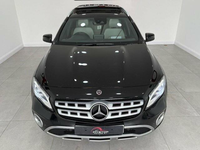 Mercedes-Benz GLA Class Gla200d Sport Premium Plus KM19VZJ Black #4