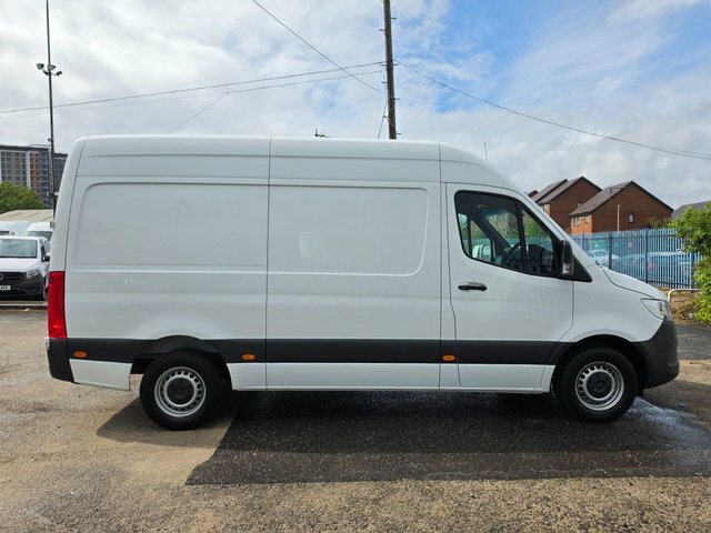 Mercedes-Benz Sprinter 2.0 317 Cdi Progressive Mwb Rwd L2 H2 170 Bhp Eur White