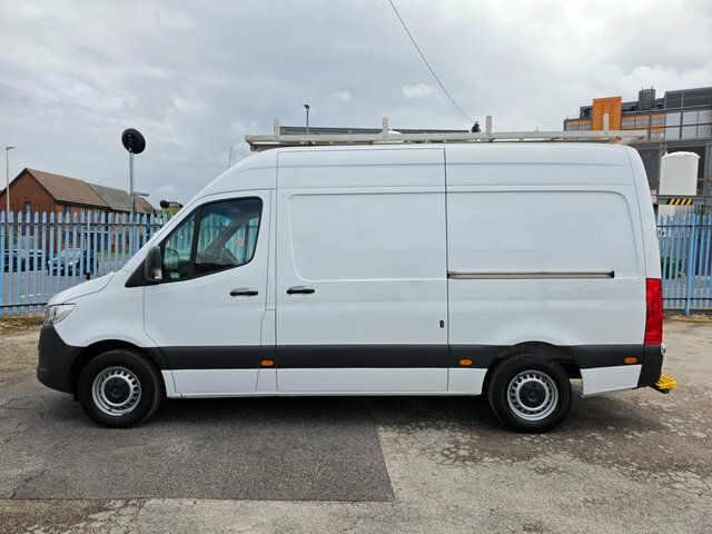 Mercedes-Benz Sprinter 2.0 315 Cdi Progressive Mwb Rwd L2 H2 150 Bhp Eur KM71OBU White #3