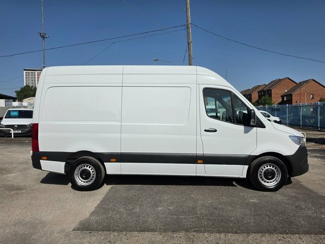 Mercedes-Benz Sprinter 2.0 315 Cdi Premium Mwb Gah Chiller Rwd L2 H2 150 White